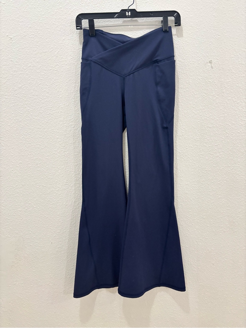 Fabletics Navy Blue Cross Waist Flare Yoga Pants Size XS Athleisure